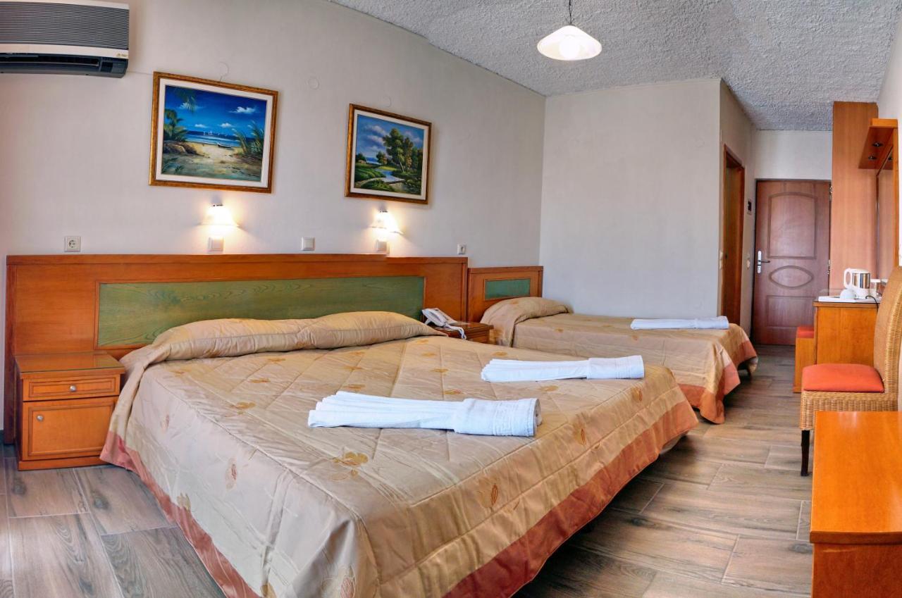Hotel Vicky II Пломарион Экстерьер фото