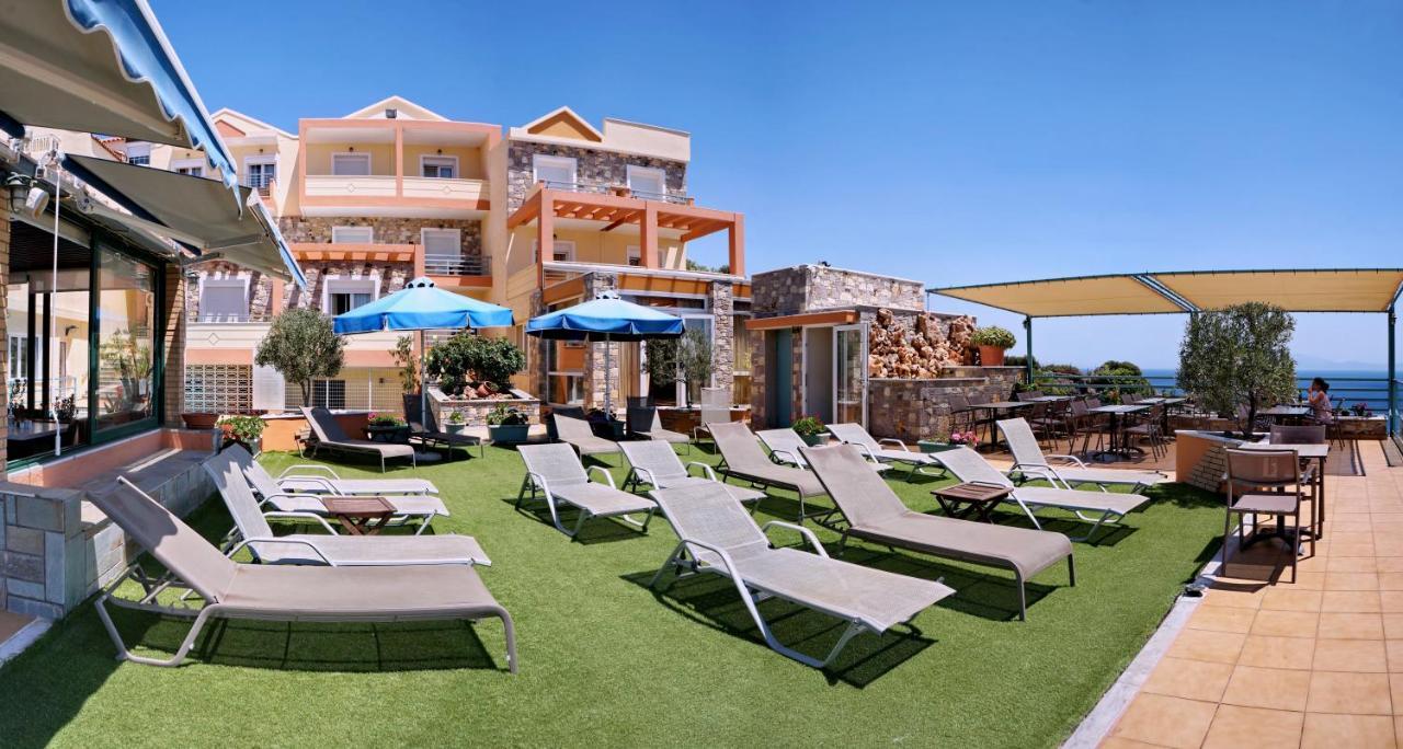 Hotel Vicky II Пломарион Экстерьер фото