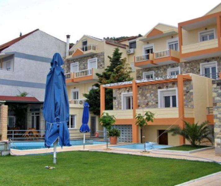 Hotel Vicky II Пломарион Экстерьер фото
