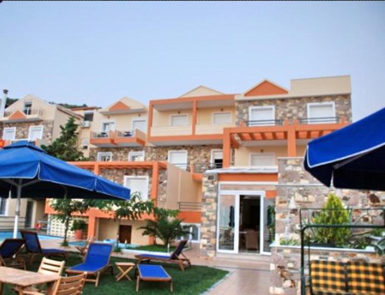 Hotel Vicky II Пломарион Экстерьер фото