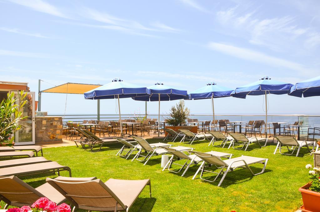 Hotel Vicky II Пломарион Экстерьер фото